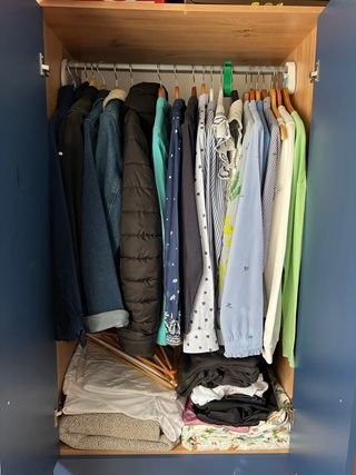 Armario con cajones, gran capacidad – urge retirar