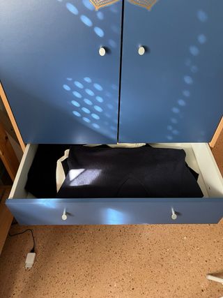 Armario con cajones, gran capacidad – urge retirar