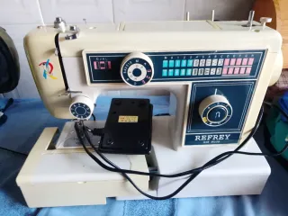 Máquina de coser Refrey 618 Plus