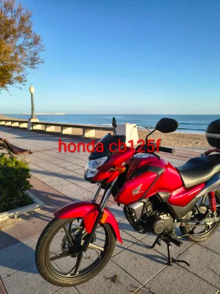 Honda CB125F Roja. !!!Solo 734 KL.))