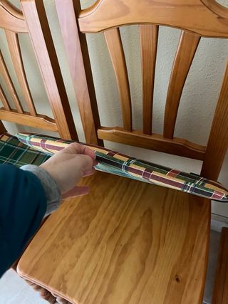 Juego de 4 sillas de pino. 20€ cada una. 4 x 75€