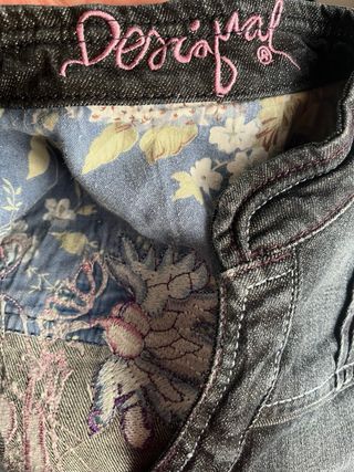 Vestido vaquero Desigual bordado