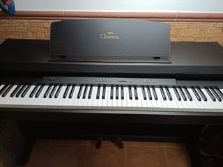 Piano Yamaha Clavinova