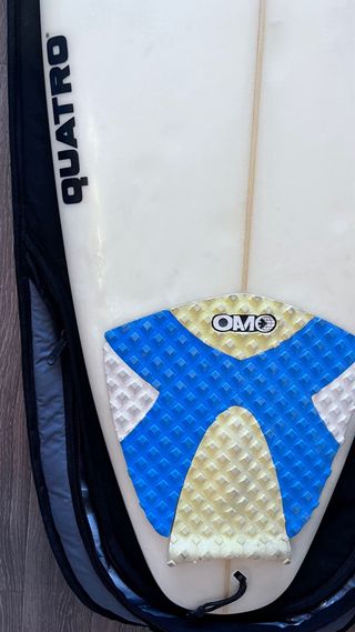 Tabla de surf QUATRO con funda
