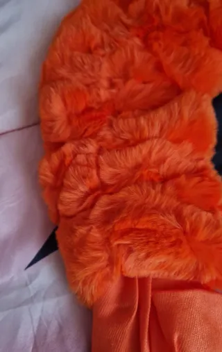 Sciarpa donna arancione con pompon