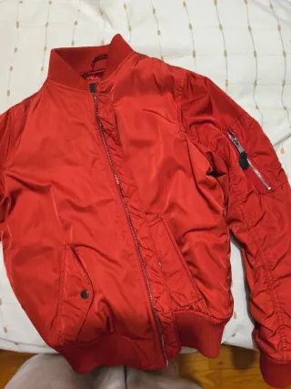 Chaqueta bomber roja