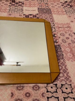 Grande specchio con cornice in legno