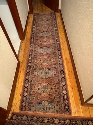 Alfombra pasillo tiras marrón y azul claro