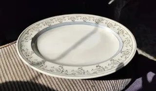 Vajilla de porcelana antigua floral azul dora