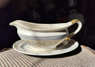 Vajilla de porcelana antigua floral azul dora