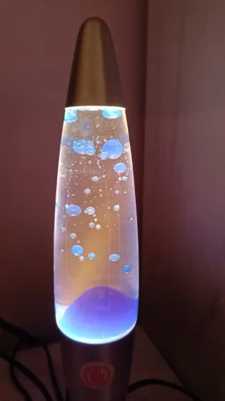 Lámpara de lava azul y morada