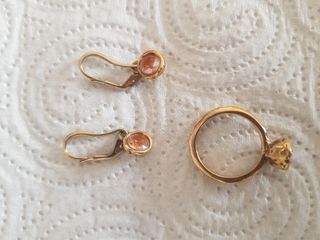 Conjunto Anillo y Pendientes Rosas Dorados