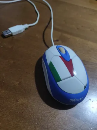 Mouse Trust cablato design calcio