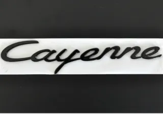Emblema Cayenne Negro