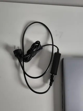 HP 250 G6 • i5 • 8GB RAM • SSD • 15,6” • Windows 1