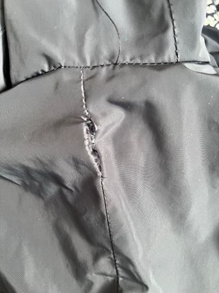 Anorak corto con capucha gris