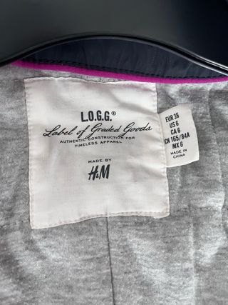 Anorak corto con capucha gris