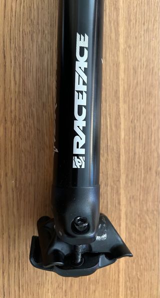 Tija RaceFace Turbine 30.9 x 400mm Negra