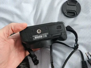 Cámara Canon 100D + Accesorios