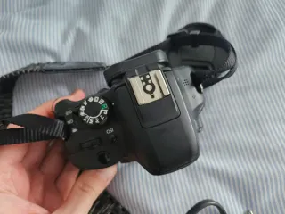 Cámara Canon 100D + Accesorios