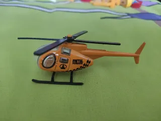 Lote vehículos y señales de tráfico