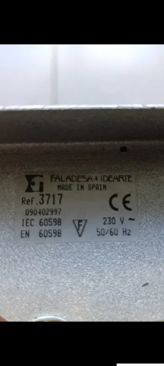 Lámpara de techo con 4 focos direccionables