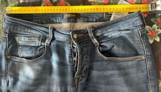 Guess Vermont Slim Straight W30