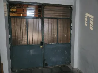 Puerta de garaje cochera metálica