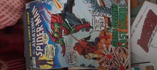 Caja de 4 kilos de papel de cómic y tomos