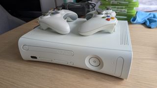 Xbox 360 + 10 Juegos + 2 Mandos