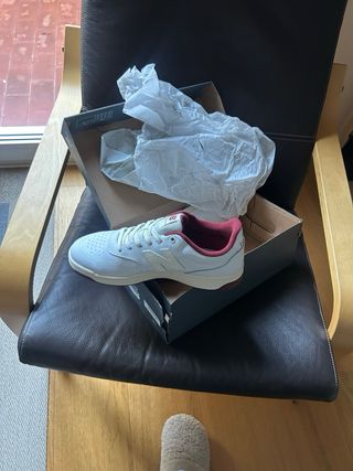 Zapatillas New Balance Blancas y Rojas Hombre