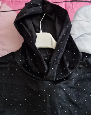 Felpa nera con strass donna