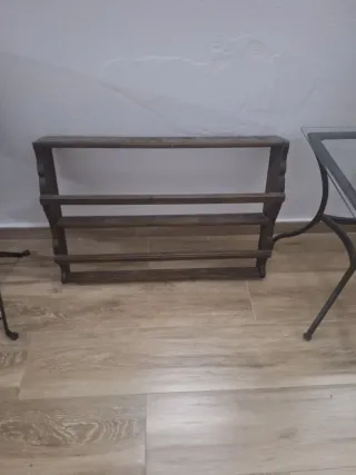 Estante antiguo de madera