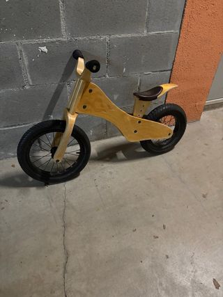 Bicicleta de madera para niños