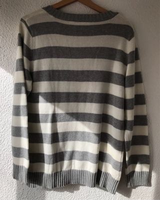 Jersey de punto fluido.