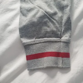 Camiseta Gap gris manga larga