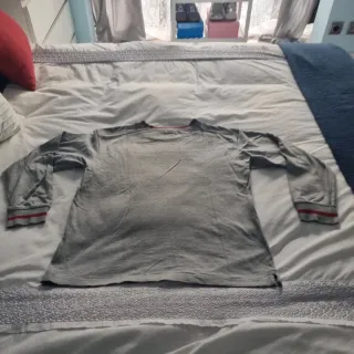 Camiseta Gap gris manga larga