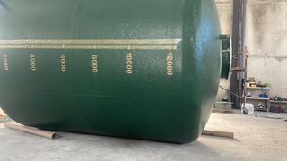 Depósito poliéster nuevo