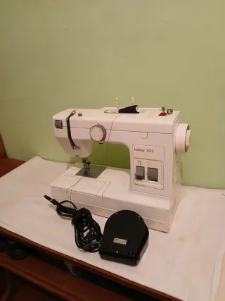 Máquina de coser Dorina blanca
