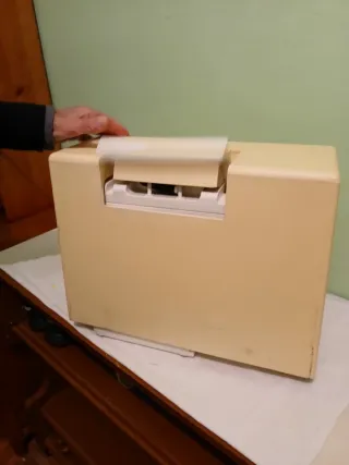 Máquina de coser Dorina blanca