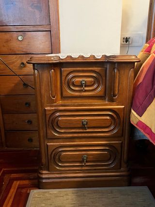 Conjunto Muebles Castaño Macizo.