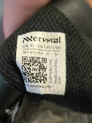 Zapatillas NNormal, nuevas sin estrenar.