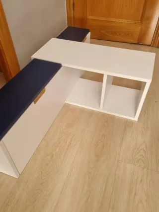 Estantería recibidor azul y blanco