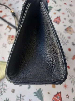 Bolso ALDO negro con cadena dorada