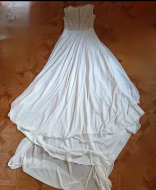 Vestido de novia con cola nuevo