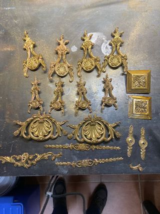 Adornos para muebles de latón