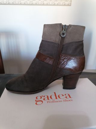 Botín marrón oscuro talla 37