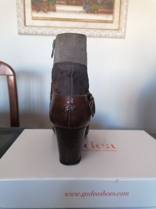 Botín marrón oscuro talla 37