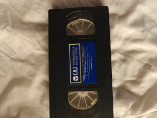 VHS Permanezca en Sintonía (Español)
