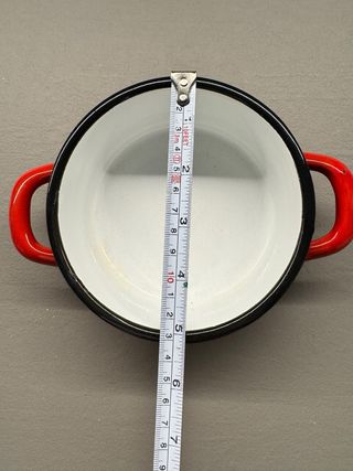 Pentolino smaltato rosso con manici